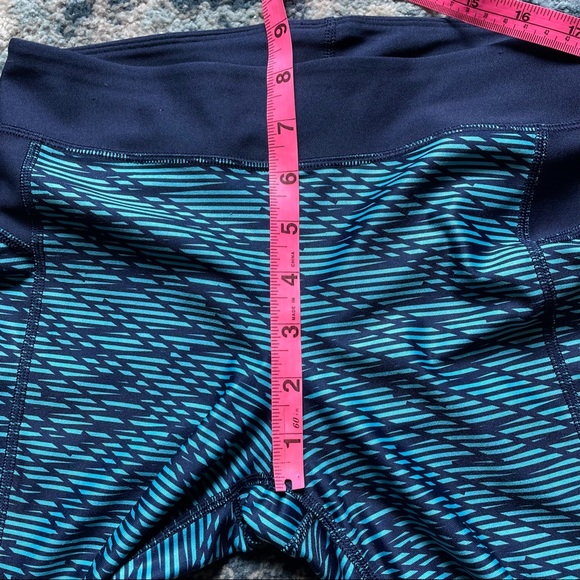 Under Armour Cropped athletic training leggings - Picture 7 of 9